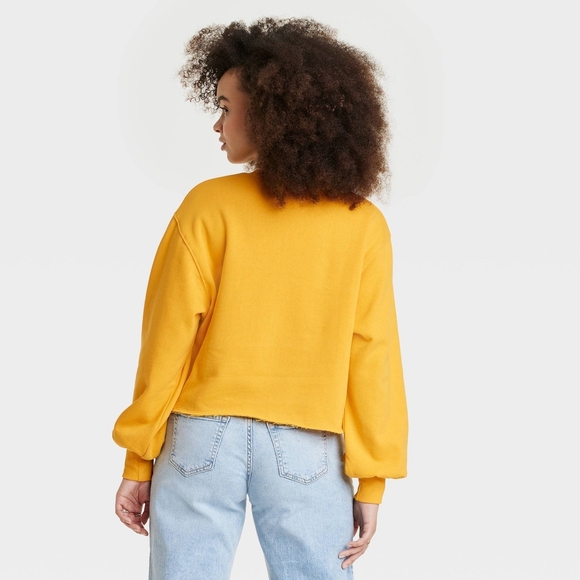 Women's Strawberry Shortcake Orange Blossom Graphic Sweatshirt Medium NEW - Picture 2 of 7